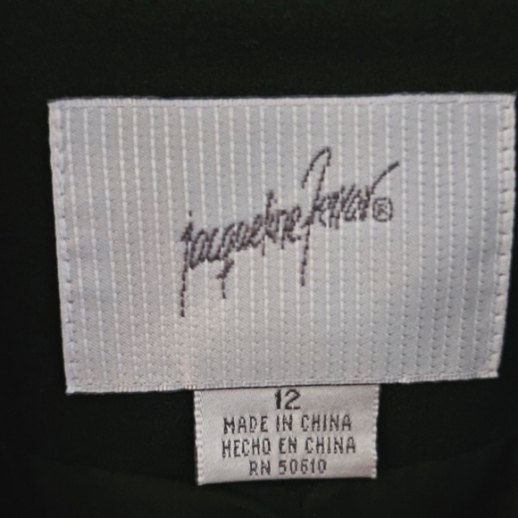 Jacqueline Ferrar 2 Piece Pantsuit - Picture 6 of 10